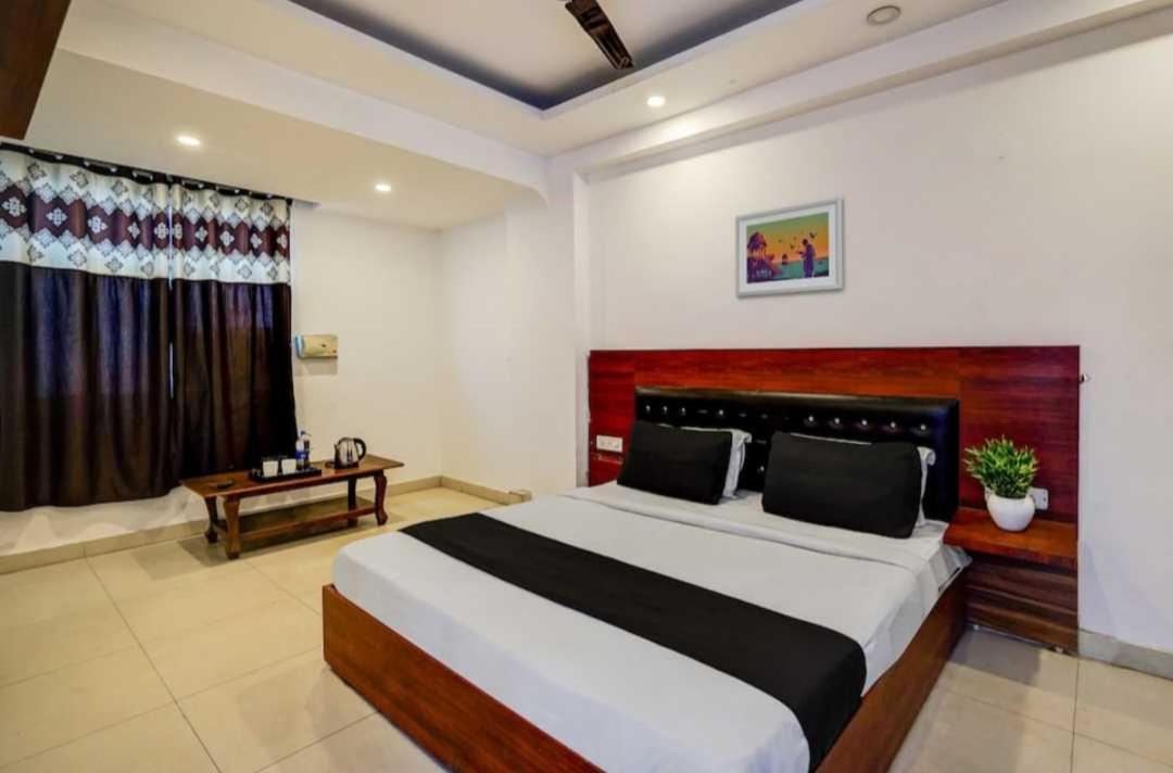 Hotel O Anshu B&B Yeni Delhi Dış mekan fotoğraf