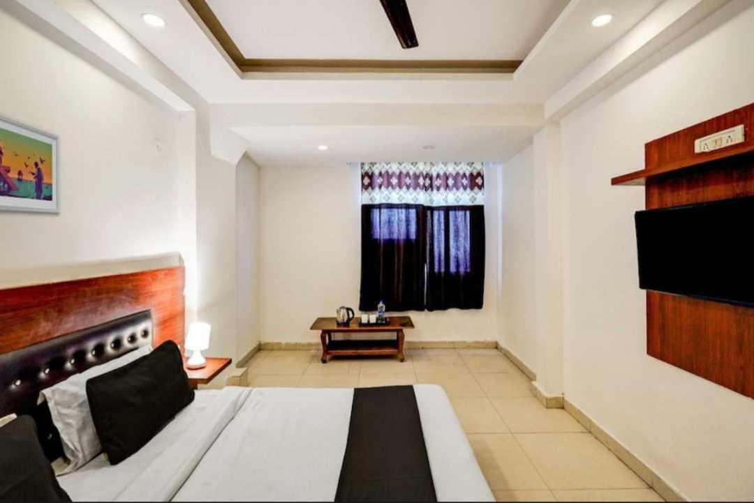 Hotel O Anshu B&B Yeni Delhi Dış mekan fotoğraf