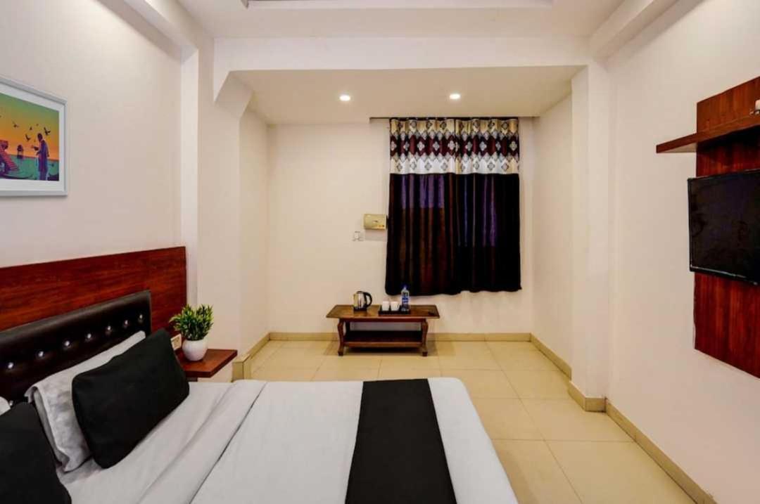 Hotel O Anshu B&B Yeni Delhi Dış mekan fotoğraf