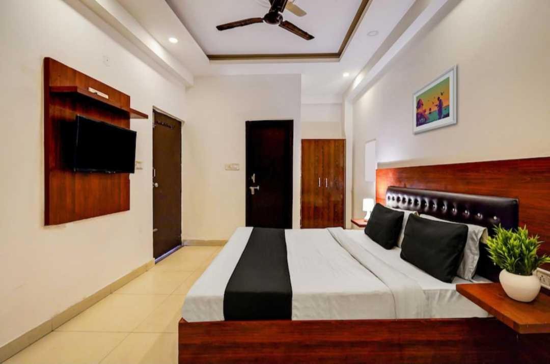 Hotel O Anshu B&B Yeni Delhi Dış mekan fotoğraf