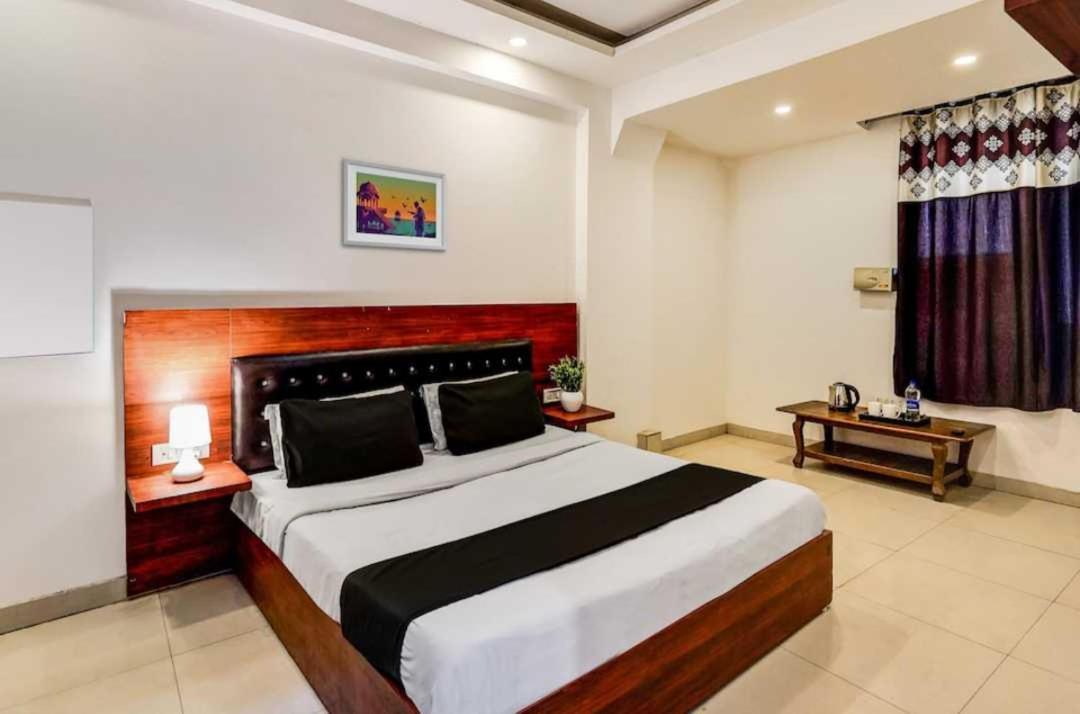 Hotel O Anshu B&B Yeni Delhi Dış mekan fotoğraf