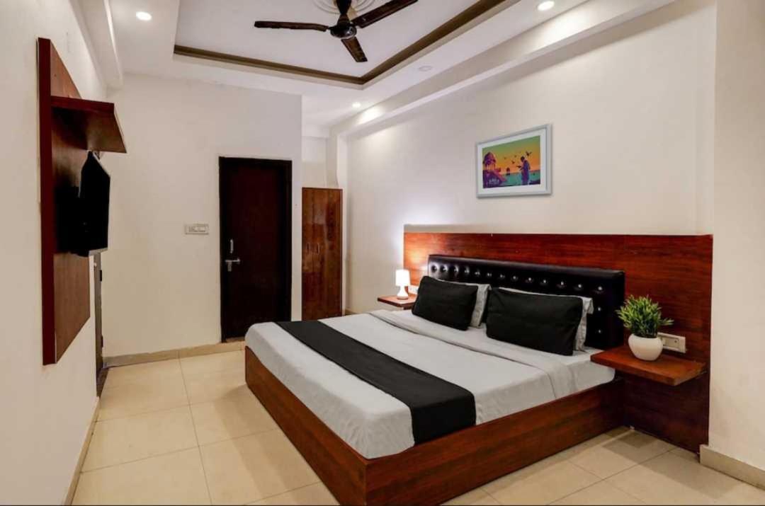 Hotel O Anshu B&B Yeni Delhi Dış mekan fotoğraf